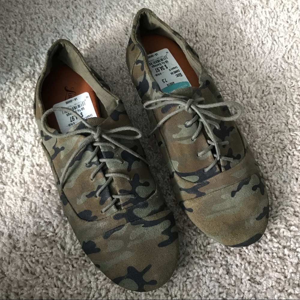 LUCKY BRAND army print flat shoes sneaker style NWT 7.5 🐜
